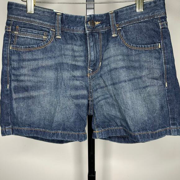Old Navy NWT jean shorts- size 4- flirty, cutoffs - Picture 1 of 4